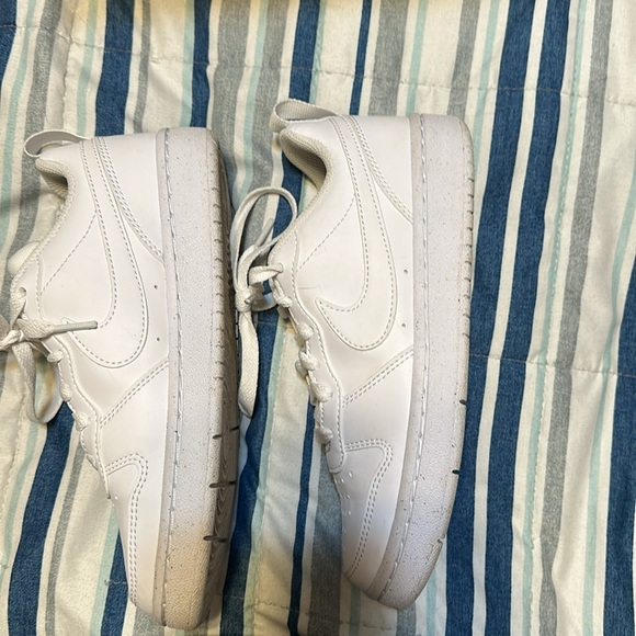 Nike - Picture 4 of 5